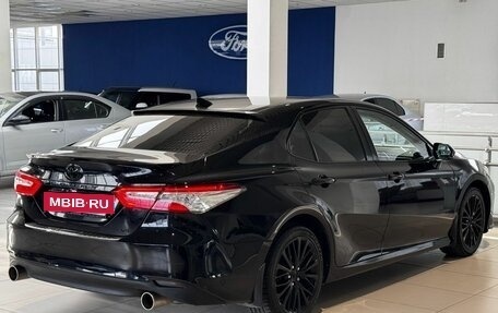 Toyota Camry, 2018 год, 2 700 000 рублей, 6 фотография