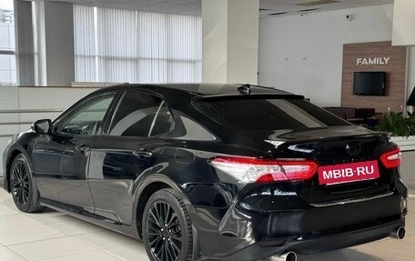 Toyota Camry, 2018 год, 2 700 000 рублей, 8 фотография