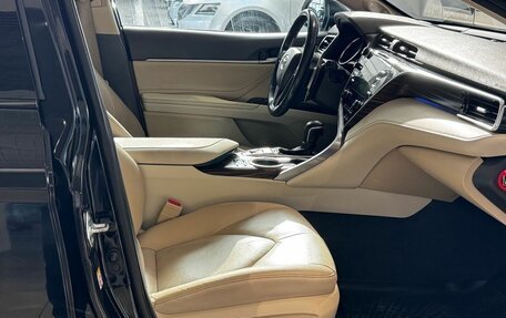 Toyota Camry, 2018 год, 2 700 000 рублей, 25 фотография