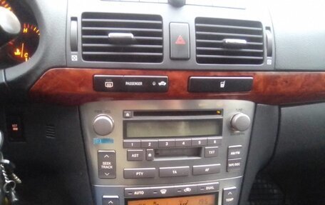 Toyota Avensis III рестайлинг, 2006 год, 890 000 рублей, 21 фотография