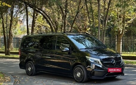 Mercedes-Benz V-Класс, 2017 год, 5 300 000 рублей, 3 фотография