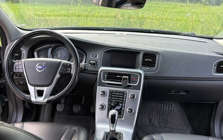 Volvo V60 Cross Country II, 2017 год, 1 670 000 рублей, 20 фотография