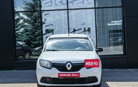 Renault Logan II, 2017 год, 638 000 рублей, 3 фотография