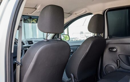 Renault Logan II, 2017 год, 638 000 рублей, 11 фотография