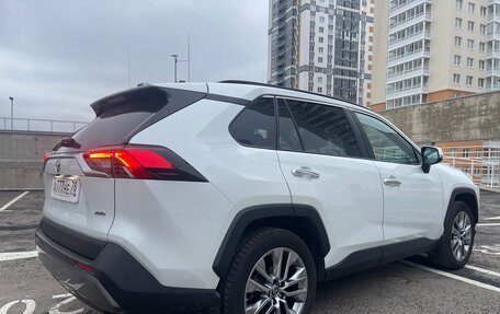 Toyota RAV4, 2020 год, 3 350 000 рублей, 4 фотография