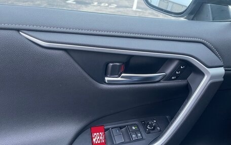 Toyota RAV4, 2020 год, 3 350 000 рублей, 13 фотография