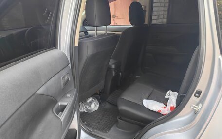 Mitsubishi Outlander III рестайлинг 3, 2013 год, 1 200 000 рублей, 4 фотография