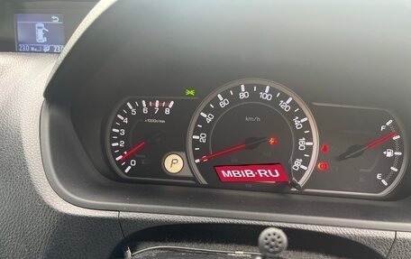 Toyota Voxy III, 2017 год, 2 255 000 рублей, 9 фотография