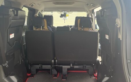 Toyota Voxy III, 2017 год, 2 255 000 рублей, 16 фотография