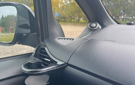 Toyota Voxy III, 2017 год, 2 255 000 рублей, 19 фотография