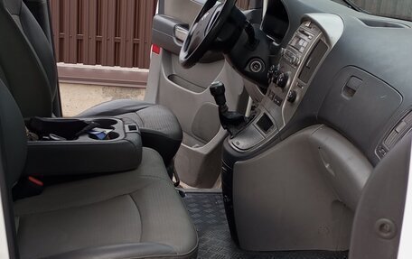 Hyundai Grand Starex Grand Starex I рестайлинг 2, 2010 год, 1 300 000 рублей, 6 фотография