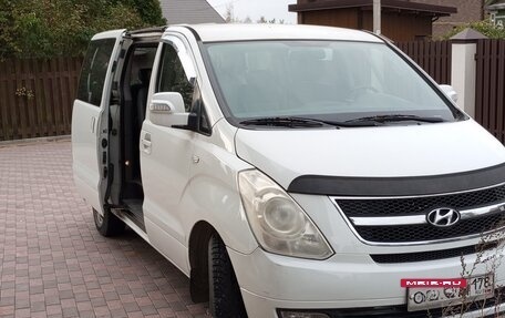 Hyundai Grand Starex Grand Starex I рестайлинг 2, 2010 год, 1 300 000 рублей, 2 фотография