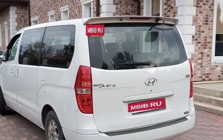 Hyundai Grand Starex Grand Starex I рестайлинг 2, 2010 год, 1 300 000 рублей, 4 фотография