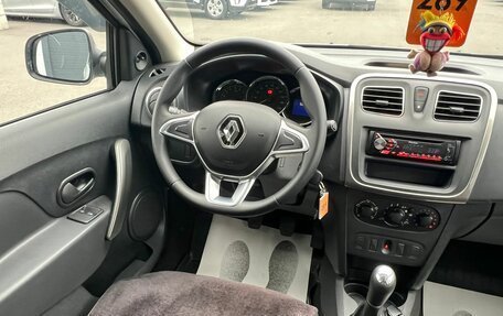 Renault Logan II, 2018 год, 889 000 рублей, 14 фотография