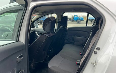 Renault Logan II, 2018 год, 889 000 рублей, 18 фотография