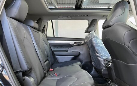 Toyota Highlander, 2025 год, 5 999 000 рублей, 12 фотография