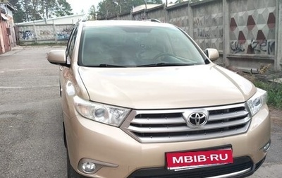 Toyota Highlander III, 2011 год, 2 700 000 рублей, 1 фотография