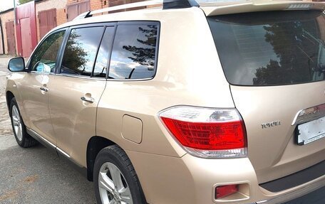 Toyota Highlander III, 2011 год, 2 700 000 рублей, 5 фотография
