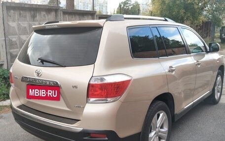 Toyota Highlander III, 2011 год, 2 700 000 рублей, 6 фотография