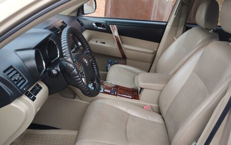 Toyota Highlander III, 2011 год, 2 700 000 рублей, 9 фотография