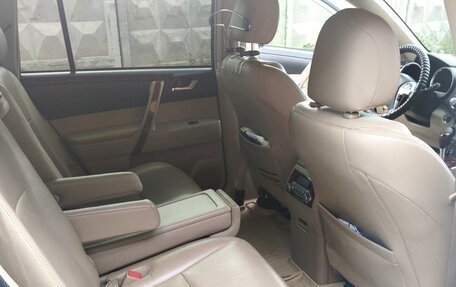 Toyota Highlander III, 2011 год, 2 700 000 рублей, 12 фотография