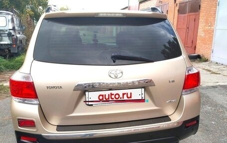Toyota Highlander III, 2011 год, 2 700 000 рублей, 8 фотография