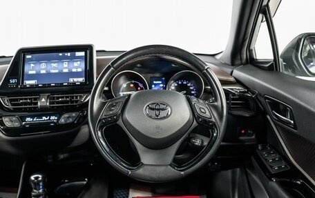 Toyota C-HR I рестайлинг, 2017 год, 2 180 000 рублей, 9 фотография
