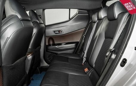 Toyota C-HR I рестайлинг, 2017 год, 2 180 000 рублей, 7 фотография
