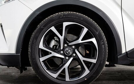 Toyota C-HR I рестайлинг, 2017 год, 2 180 000 рублей, 19 фотография