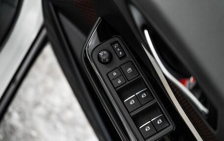 Toyota C-HR I рестайлинг, 2017 год, 2 180 000 рублей, 17 фотография