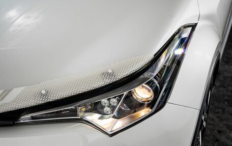 Toyota C-HR I рестайлинг, 2017 год, 2 180 000 рублей, 21 фотография