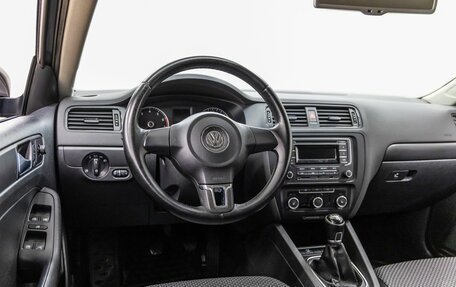 Volkswagen Jetta VI, 2013 год, 948 000 рублей, 16 фотография