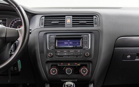 Volkswagen Jetta VI, 2013 год, 948 000 рублей, 21 фотография
