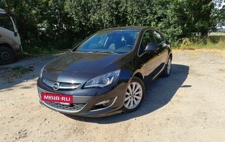 Opel Astra J, 2012 год, 880 000 рублей, 2 фотография