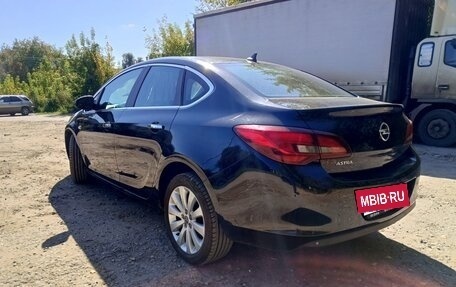 Opel Astra J, 2012 год, 880 000 рублей, 3 фотография