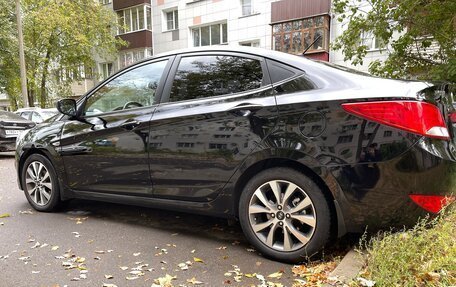 Hyundai Solaris II рестайлинг, 2015 год, 950 000 рублей, 4 фотография