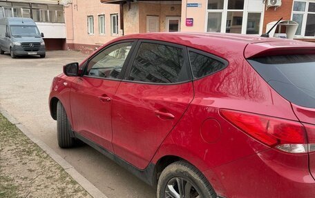 Hyundai ix35 I рестайлинг, 2013 год, 1 300 000 рублей, 2 фотография