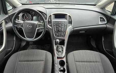 Opel Astra J, 2011 год, 690 000 рублей, 9 фотография