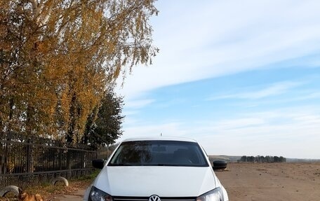 Volkswagen Polo VI (EU Market), 2014 год, 450 000 рублей, 1 фотография