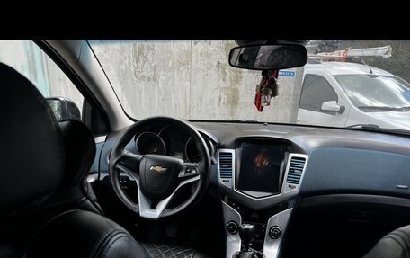 Chevrolet Cruze II, 2011 год, 900 000 рублей, 14 фотография