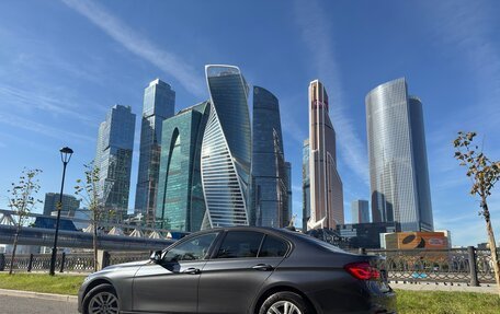 BMW 3 серия, 2018 год, 3 100 000 рублей, 3 фотография