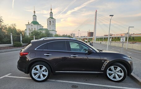 Infiniti QX70, 2015 год, 3 100 000 рублей, 2 фотография