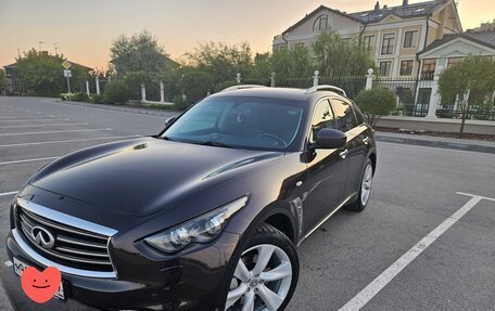 Infiniti QX70, 2015 год, 3 100 000 рублей, 9 фотография