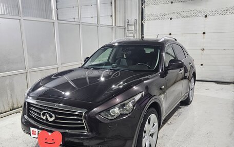 Infiniti QX70, 2015 год, 3 100 000 рублей, 11 фотография