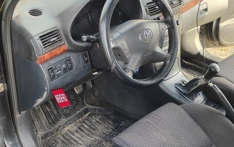 Toyota Avensis III рестайлинг, 2004 год, 485 000 рублей, 5 фотография