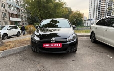 Volkswagen Golf VI, 2010 год, 666 000 рублей, 2 фотография