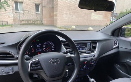 Hyundai Solaris II рестайлинг, 2018 год, 1 200 000 рублей, 8 фотография