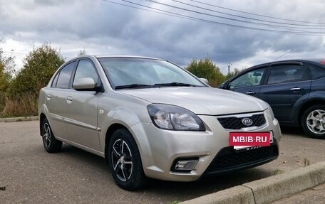 KIA Rio II, 2010 год, 650 000 рублей, 3 фотография