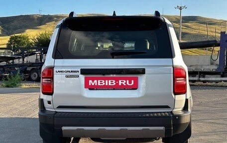 Toyota Land Cruiser Prado, 2024 год, 5 900 000 рублей, 6 фотография