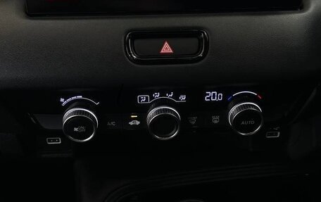 Honda Vezel, 2021 год, 2 650 000 рублей, 34 фотография